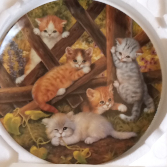 The Bradford Exchange Porcelain Plates (3 Plates) - Picture 5 of 13